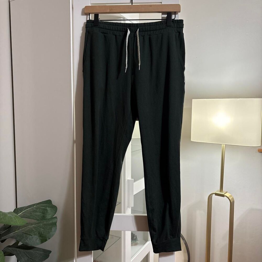 Vuori Performance Jogger Sweatpants Dark Green size Small